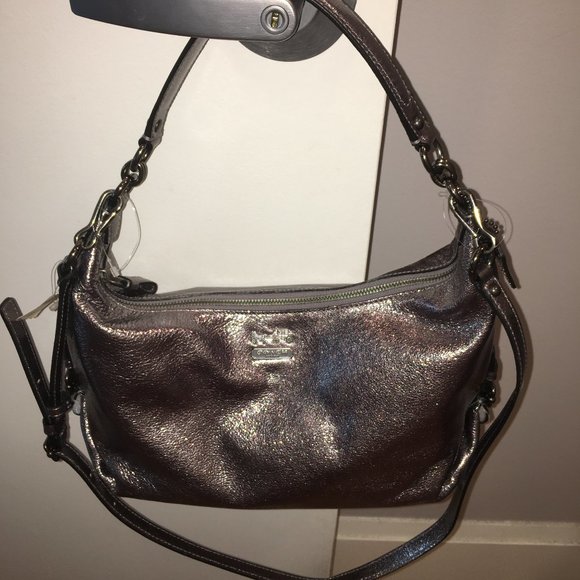 New Coach Metallic Silver Leather Handbag - Picture 1 of 13
